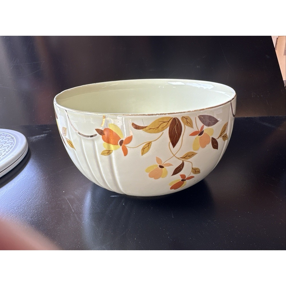 Halls Superior Quality Kitchenware Autumn Leaf Mixing Bowl  7 1/2"